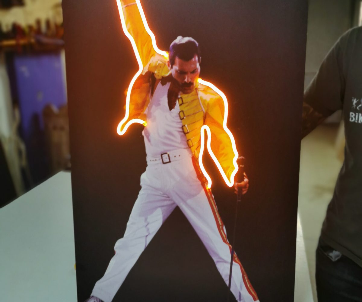 ΕΚΤΥΠΩΣΗ-UV-ΣΕ-PVC-1-CM-ME-FLEX-NEON-scaled